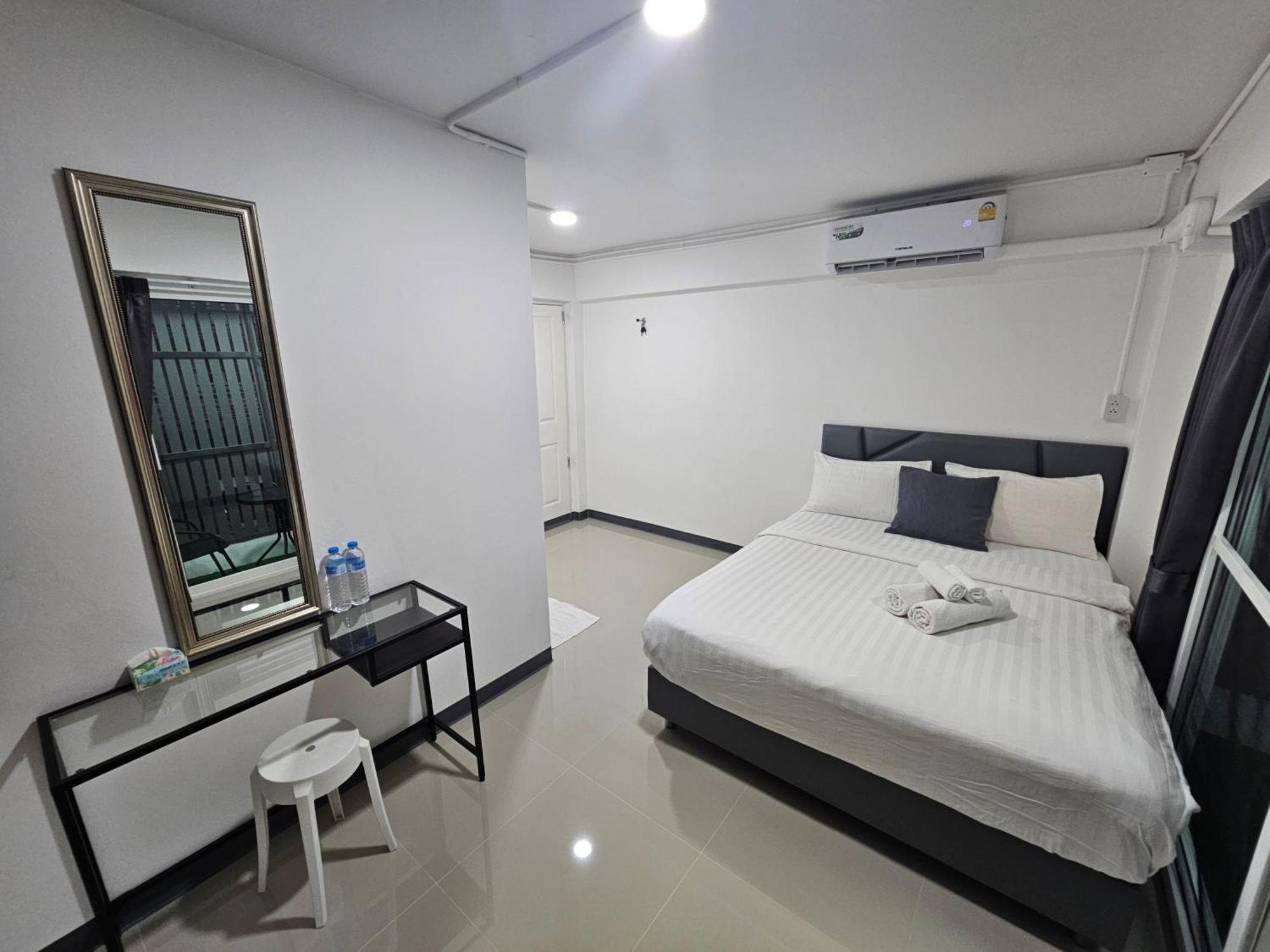 Loft 21 Apartment Romklao Bangkok Eksteriør bilde